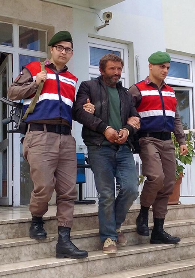 Jandarmanın yol kontrolünden kaçmaya çalışan cezaevi firarisi yakalandı