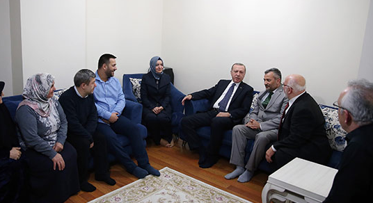 15 Temmuz Gazisi'ni Erdoğan ziyaret etti 