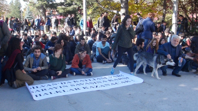 Üniversite öğrencileri, Silvan için oturma eylemi yaptı