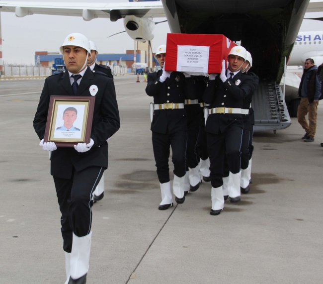 Şehit polis memleketine uğurlandı