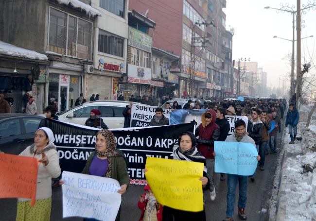 Yüksekova’da yürüyüşe polis müdahale etti