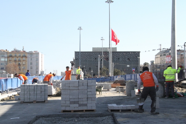 Şantiyeye dönen Taksim’de çalışmalarda sona gelindi