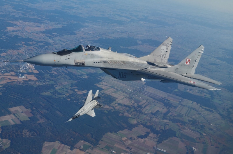 Almanya, Polonya'nın Ukrayna'ya savaş uçağı gönderme talebini kabul etti