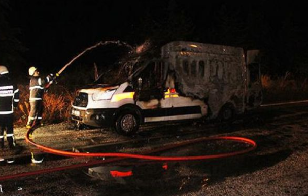 Ambulans’ta oksijen tüpü patladı