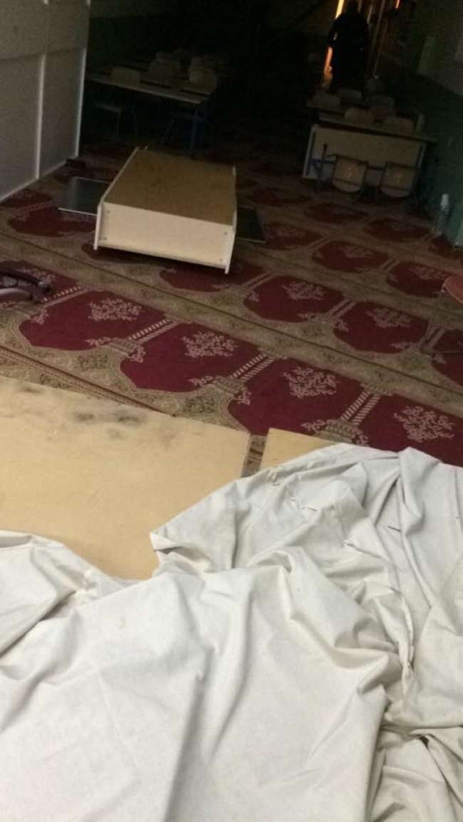 Paris'te terör saldırıları sonrası camiye polis baskını