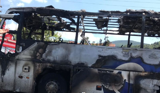 Balıkesir'de otobüs yandı 5 kişi öldü