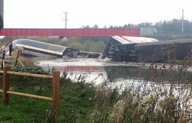 Fransa'da hızlı tren raydan çıktı: 5 ölü, 7 yaralı