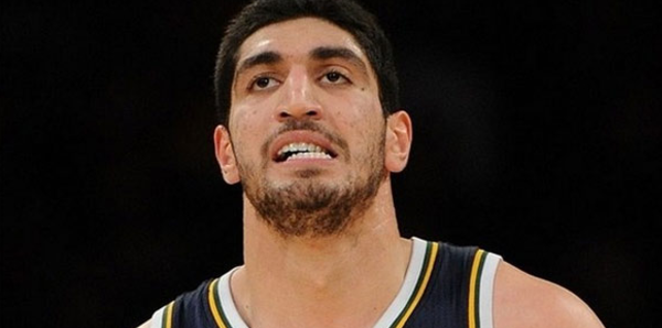 Enes Kanter pasaportu iptal edilince ülkeye alınmadı