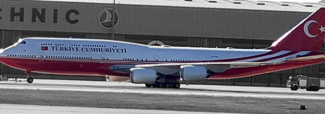 Katar'dan alınan uçak boyandı