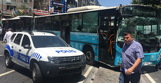 Şişli'de 3 halk otobüsü çarpıştı