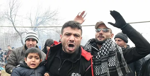 Yunanistan sınır kapısındaki Afganlar isyan ettiler