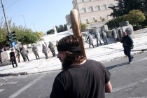 Atina'da çiftçiler polisle çatıştı