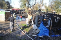 Mültecilerin barındığı 5 çadır yandı