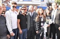 Beşiktaş taraftarı, Fenerbahçeli başkana 3’lü slogan attırdı