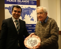 Chomsky: El Nusra Cephesi Türkiye’nin yardımlarının ana alıcısı