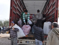 Afyon'dan gönderilen yardımlar İslahiye'deki Suriyelilere ulaştırıldı