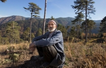 73 yaşındaki Hüseyin Dede ormanda gönüllü çalışıyor