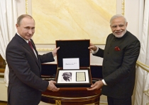 Putin, Modi’ye Gandi’nin günlüğünden bir sayfa ve kılıç hediye etti