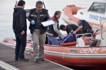 İzmir'de denizden bir erkek cesedi çıkarıldı