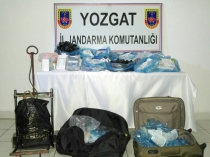 Yozgat’ta bin 46 adet kaçak cep telefonu aksesuarı ele geçirdi