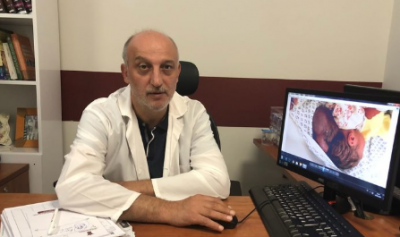  Banyoda doğurduğu bebeğini 5'nci kattan attı