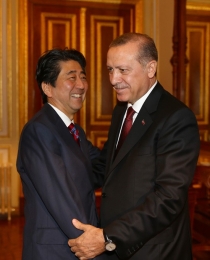Cumhurbaşkanı Erdoğan, Japon Başbakanı ile bir araya geldi