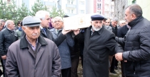 Kars eski belediye başkanı Alibeyoğlu'nun annesi son yolculuğuna uğurlandı