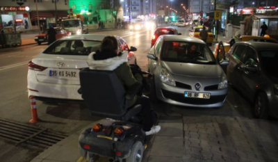 Engelli rampasına araç parkı 