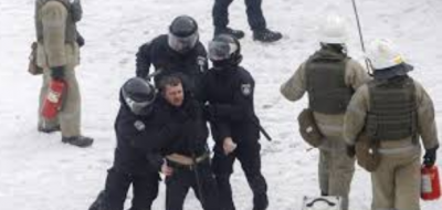 Ukrayna'daki çatışmalarda 8 polis yaralandı 